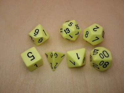 Juego de dados poliédricos Chessex amarillo pastel 16 mm 7 troqueles - Suministro de juegos de rol de mesa Foto 1 de 4