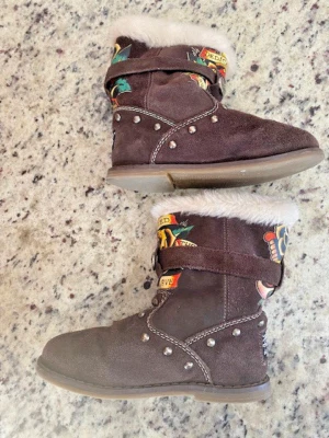Ed Hardy Brown Christian Audigier Suede Leather Boots, 28FBS102K, Big Kids sz 1 - Image 1 of 4