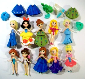 Lote de mini muñecas Disney Little Kingdom Snap Ins Belle, Anna, Elsa, Aurora, Rapunzel - Imagen 1 de 4