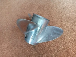 Quicksilver 'Laser II' stainless steel propeller - Picture 1 of 7