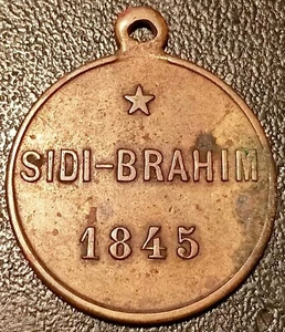 Médaillette militaire Algérie - Sidi Brahim 1845 / 8ème Bataillon 1895 ! - Imagen 1 de 2