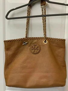 Tory Burch Marion East-West Tote in Royal Tan Pebbled Leather - Bild 1 von 9