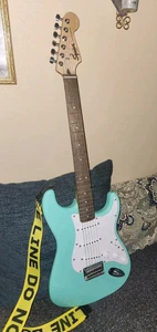 Chitarra elettrica Squier by Fender rara verde acqua - Foto 1 di 10