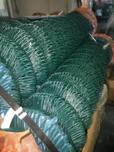 Green Chain Link Fencing 3ft 900 x 25mtr 2.24/3.15 PVC Coated c/w Line Wire - Picture 1 of 4