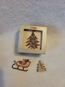 Sparkling Christmas Pins Lot - Picture 1 of 5