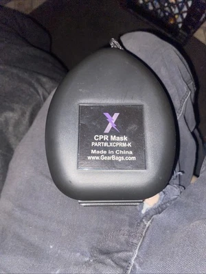 1 Pocket CPR mask in Hard Case - Mask With O2 Inlet One Way Valve & Hard Case - Image 1 of 4