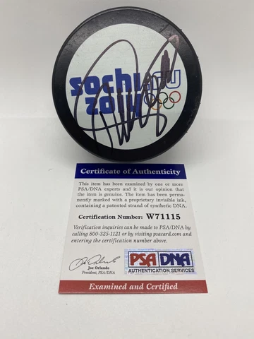 SIGNED ANAHEIM DUCKS TEEMU SELANNE 2014 OLYMPIC PSA PUCK Best Ever Olympian Cover