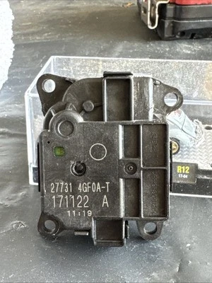 14-20 INFINITI Q50 DELANTERO CLIMATIZACIÓN ENTRADA AIRE PUERTA ACTUADOR ADMISIÓN AIRE CAJA CONTROL A1 Foto 1 de 2