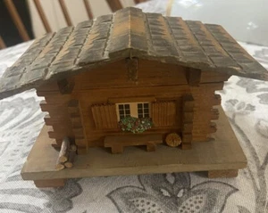 VINTAGE SWISS CHALET HOUSE MUSIC BOX/PLAYS “BLUE DANUBE” - Picture 1 of 7