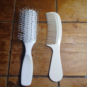 Vintage Estee Lauder Hair Brush Ball Tipped 6.75” And Comb White Plastic - Picture 1 of 3