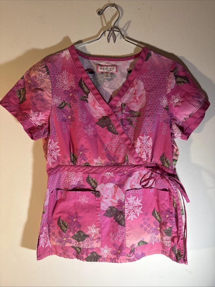 Koi Scrub Top Pink Flower Snowflake Pattern Size Small Adjustable Side Tie - Image 1 of 4