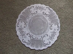 White lace Tea Time design Doily 15“round set of 2 - Picture 1 of 3