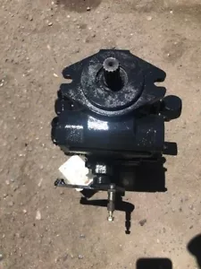 John Deere HYD Drive Piston Pump Part#AMT1083 for John Deere 3235A/B Mowers - Picture 1 of 2