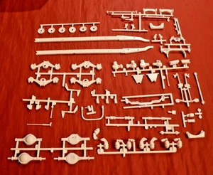 AMT Mack Cruise-Liner Chassis Parts 1/25 - Picture 1 of 4