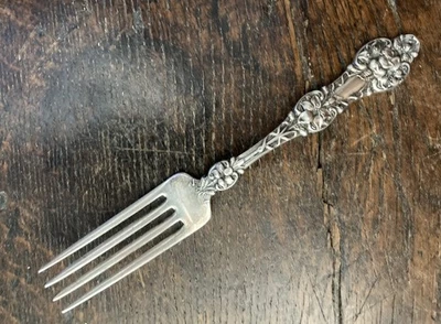 Старинный стерлинговый ALVIN оранжевый цветок, старый 1905 обед вилка без моно цветочный - Изображение 1 из 4