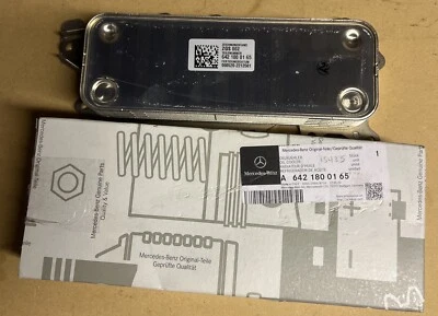 Mercedes-Benz SPRINTER 2500 3500 Genuine Engine Oil Cooler 642 180 01 65 NEW - Image 1 of 3