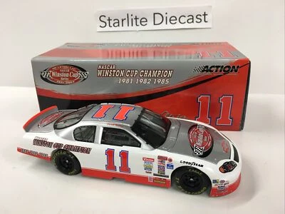 (S3) 1/24 2003 Action Victory Lap Darrell Waltrip #11 Winston Cup Champion Foto 1 de 4