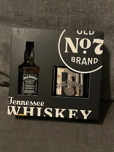 hip flask gift set brand new - Picture 1 of 4
