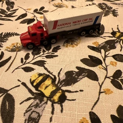 Micro Machines Tractor Trailer - Image 1 of 4