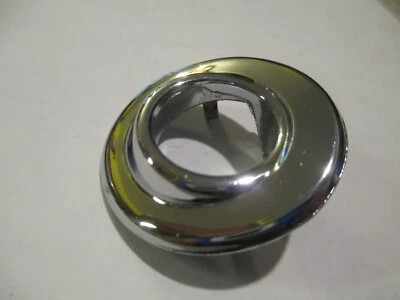 #2926209 Nuevo de Lote Antiguo OEM Mopar 69-71 Chrysler Newport New Yorker 300 Antena Base Bisel Foto 1 de 4