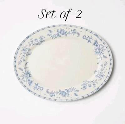 2 platos ovalados florales de melamina azul y crema umbral Studio McGee      Foto 1 de 4