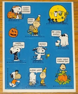 VINTAGE HALLMARK PEANUTS~CHARLIE BROWN~SNOOPY~GREAT PUMPKIN HALLOWEEN STICKERS - Picture 1 of 1