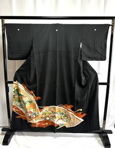 Vintage Japanese Silk kimono - Kuro tomesode with Beautiful motifs - Bild 1 von 14