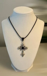 Gothic Dark Silver Cross Vampire Necklace Chain Jewelry Halloween - Picture 1 of 7