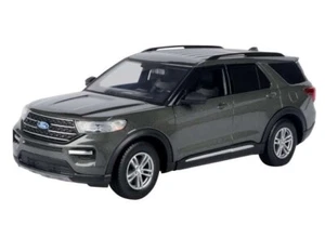 Motormax 1/24 2022 Ford Explorer XLT Grigio - Foto 1 di 1
