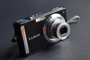 PANASONIC LUMIX DMC FS3 8.1 MP DIGITAL LEICA Compact Digital Camera -INCL. BOX - Picture 1 of 13
