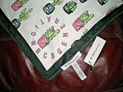 BCBGeneration Bufanda 24" x 24" NUEVO CON ETIQUETAS Patrón Cactus Poliéster Negro Rosa Verde  Foto 1 de 4