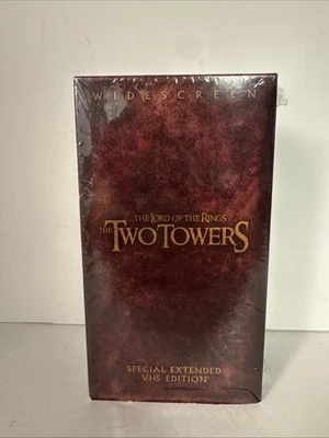 The Lord of the Rings The Two Towers Special Extended VHS WS Edition 2 Tape Set  - Image 1 of 4