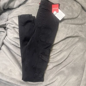 SPANX XS TALL Stretch Ankle Skinny Stretch Cargo Pants Washed Black NWT $128 - Picture 1 of 4
