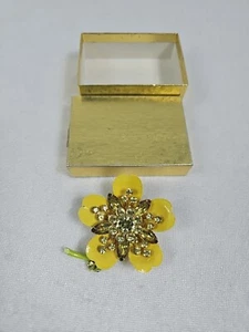 Rhinestone and Lucite Floral Flower Brooch Pin 1 1/2" Gold Yellow - Picture 1 of 12