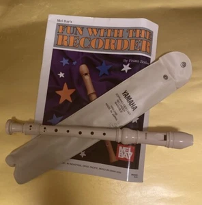 Yamaha Plastic Soprano Recorder Flute Baroque Fingering YRS24B  Instrument &book - Picture 1 of 8