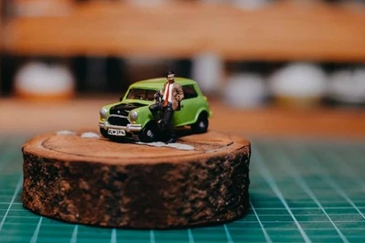 New Miniature Comedian with Green Car v.2 (1/87) Diorama Gift – No Preiser Style - Image 1 of 4