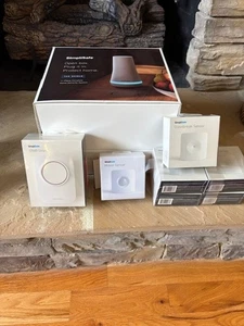 Brand New SimplSafe The Shield Complete 17 Piece Home Security System w Extras - Picture 1 of 5
