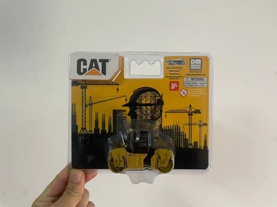 DieCast Masters Cat CB-13 Tandem Vibratory Roller & Cab 1/64 Metal Toy 84641CS - Image 1 of 2