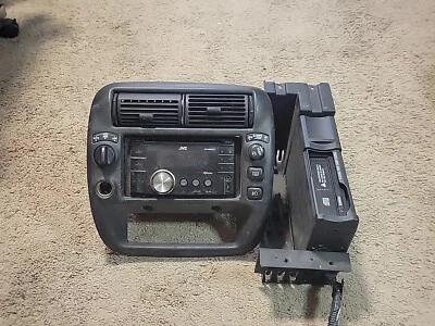Ford Explorer 2000 panel de control central, estéreo JVC, cambiador de CD de 6 discos Foto 1 de 4