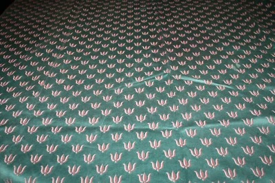 Dessus de petit lit ou tapis de table nappe ancien tissu d'ameublement vert  - Photo 1/4