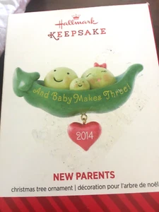 Hallmark Keepsake, NUOVI GENITORI (e il bambino ne fa tre) decorazione natalizia - Foto 1 di 6