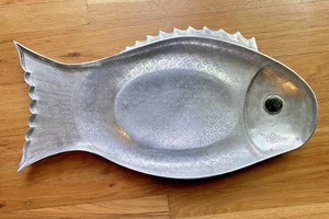 25" Fish Shape  Platter Tray Arthur Court 1975 Aluminum Metal Green Cabochon Eye - Picture 1 of 16