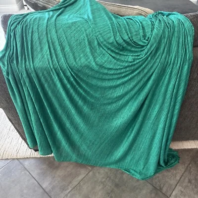 3 Yards 70" Wide Green Black Fabric Quality Stretch Lightweight Thin - Image 1 of 4