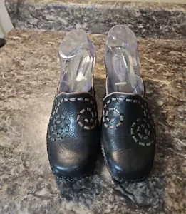 Clarks Artisan Womens 9 M Leather Slip-On Mules Wedge Shoes Black Boho 72964 - Picture 1 of 18