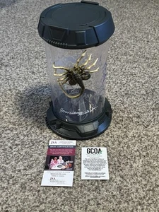 Alien: Light Up Facehugger Popcorn Bucket ~ Lance Henriksen Signed & Quote ~ JSA - Picture 1 of 11