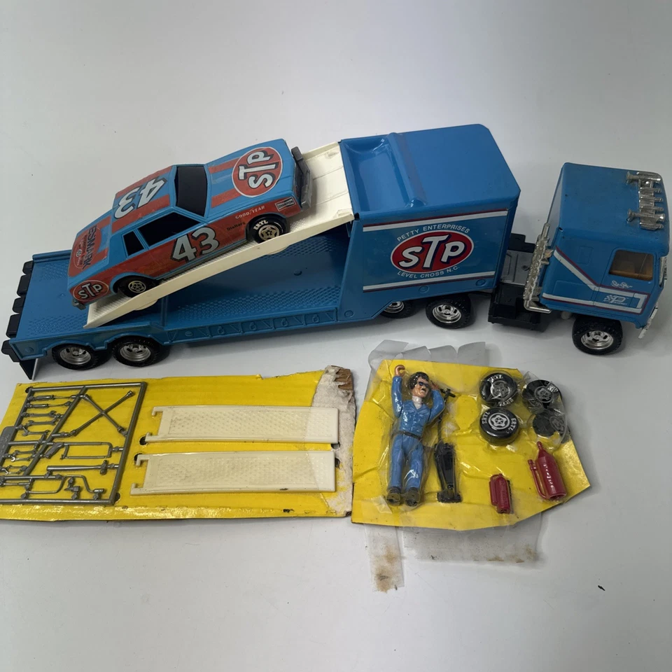 Vintage Die Cast ERTLE CO.  Semi Hauler Trailer With Car Richard Petty #43 STP - Image 1 of 4