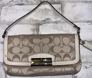 Mini monedero sin asas Coach de muñeca dorado beige - Imagen 1 de 8