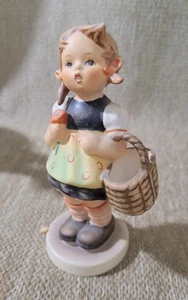 Goebel Hummel Figurine ** Sister *** 5 3/8” Tall - Picture 1 of 4