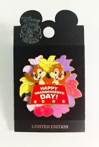 Pin de día Disney DLR Disneyland Resort 2005 Chip and Dale Happy Abuelos 41167 - Imagen 1 de 4