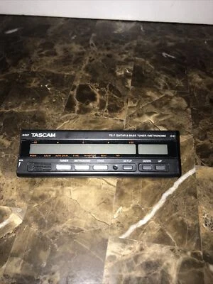 Sintonizador/metrónomo cromático para guitarra y bajo Tascam TG-7 (baterías no incluidas) Foto 1 de 3